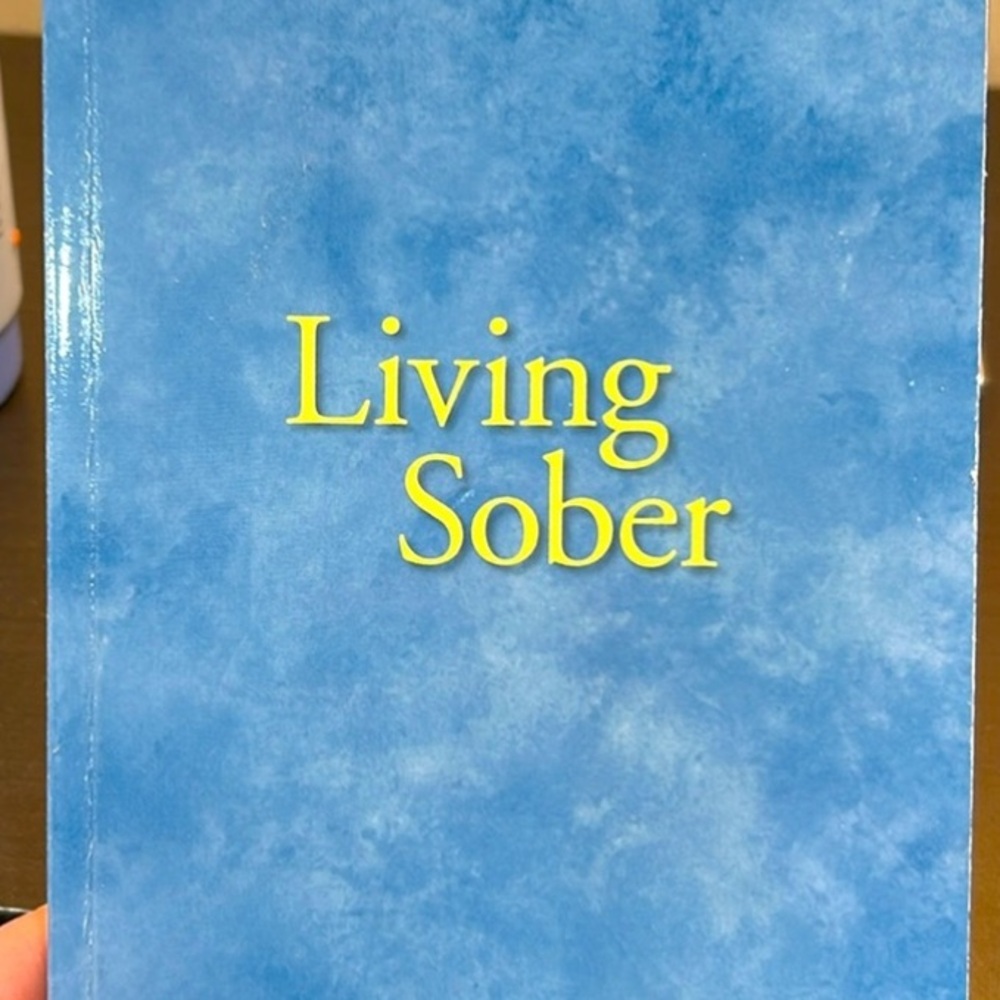 Living Sober book AA Alcoholics Anonymous 12 step program booklet